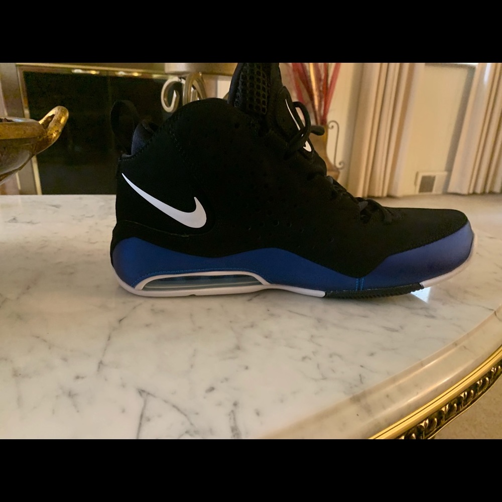 Nike - Picture 3 of 3